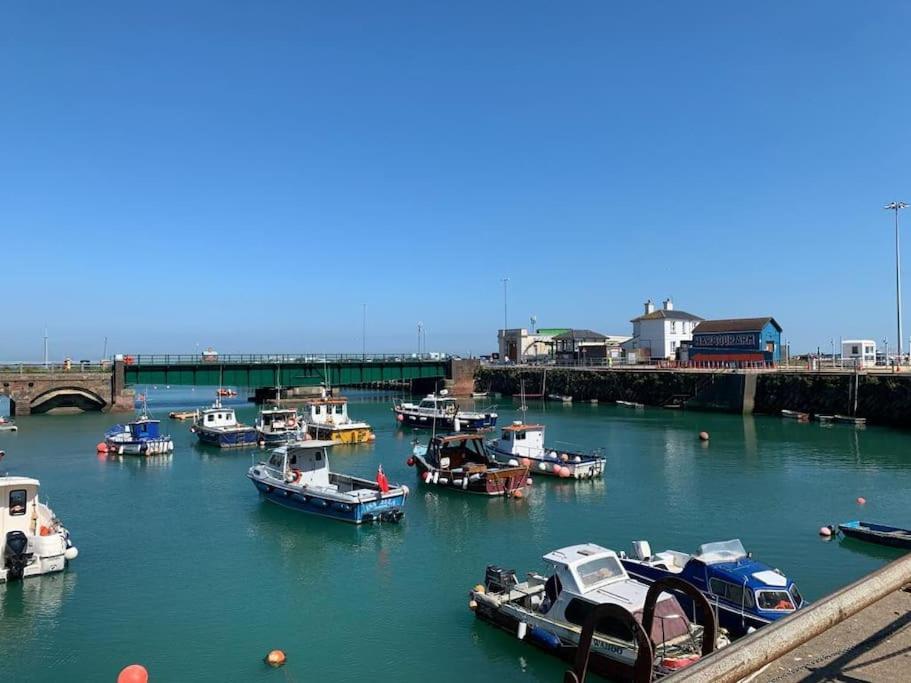 4 Bed Home 3 Mins From Harbour + Sandy Beach Folkestone Exterior photo