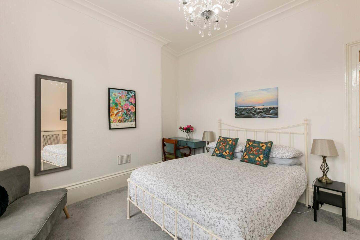 4 Bed Home 3 Mins From Harbour + Sandy Beach Folkestone Exterior photo